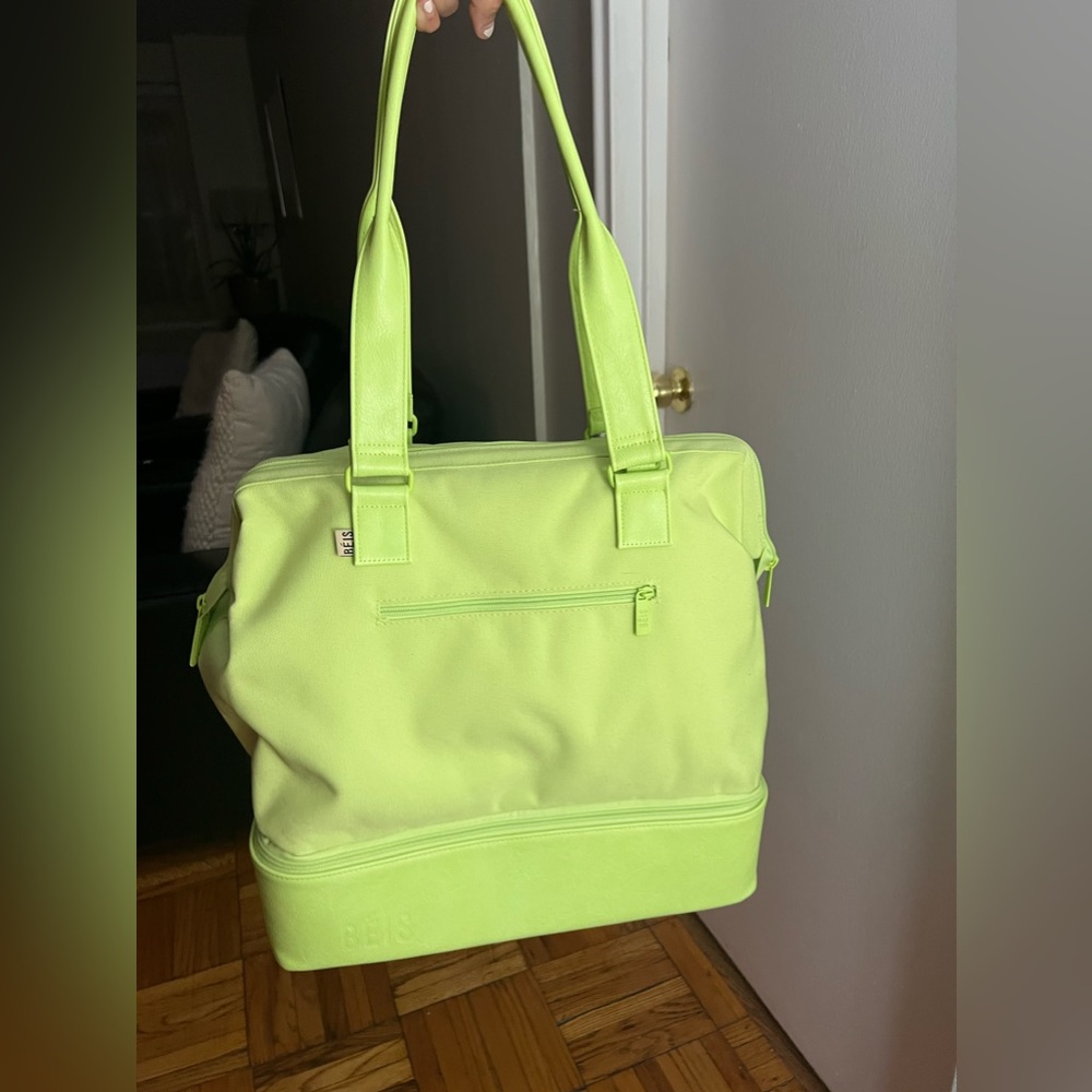 BEÍS MINI WEEKENDER IN CITRON. Only used once in great condition.